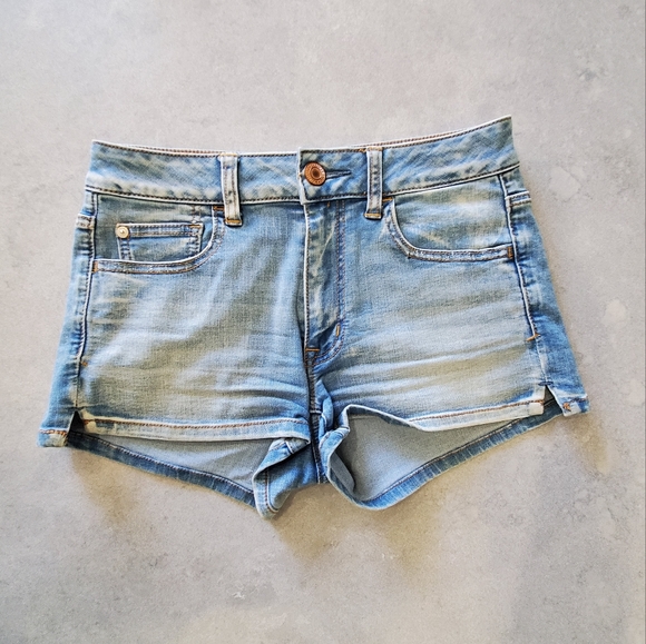 American Eagle Outfitters Pants - American Eagle stretch denim Shorts, size 4
